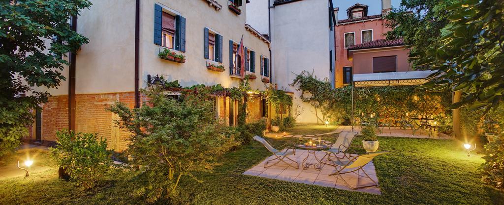 Casa Rezzonico Bed and Breakfast Venedig Exteriör bild