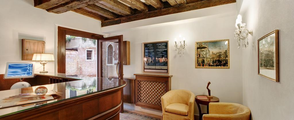 Casa Rezzonico Bed and Breakfast Venedig Exteriör bild