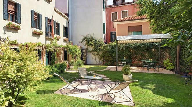 Casa Rezzonico Bed and Breakfast Venedig Exteriör bild